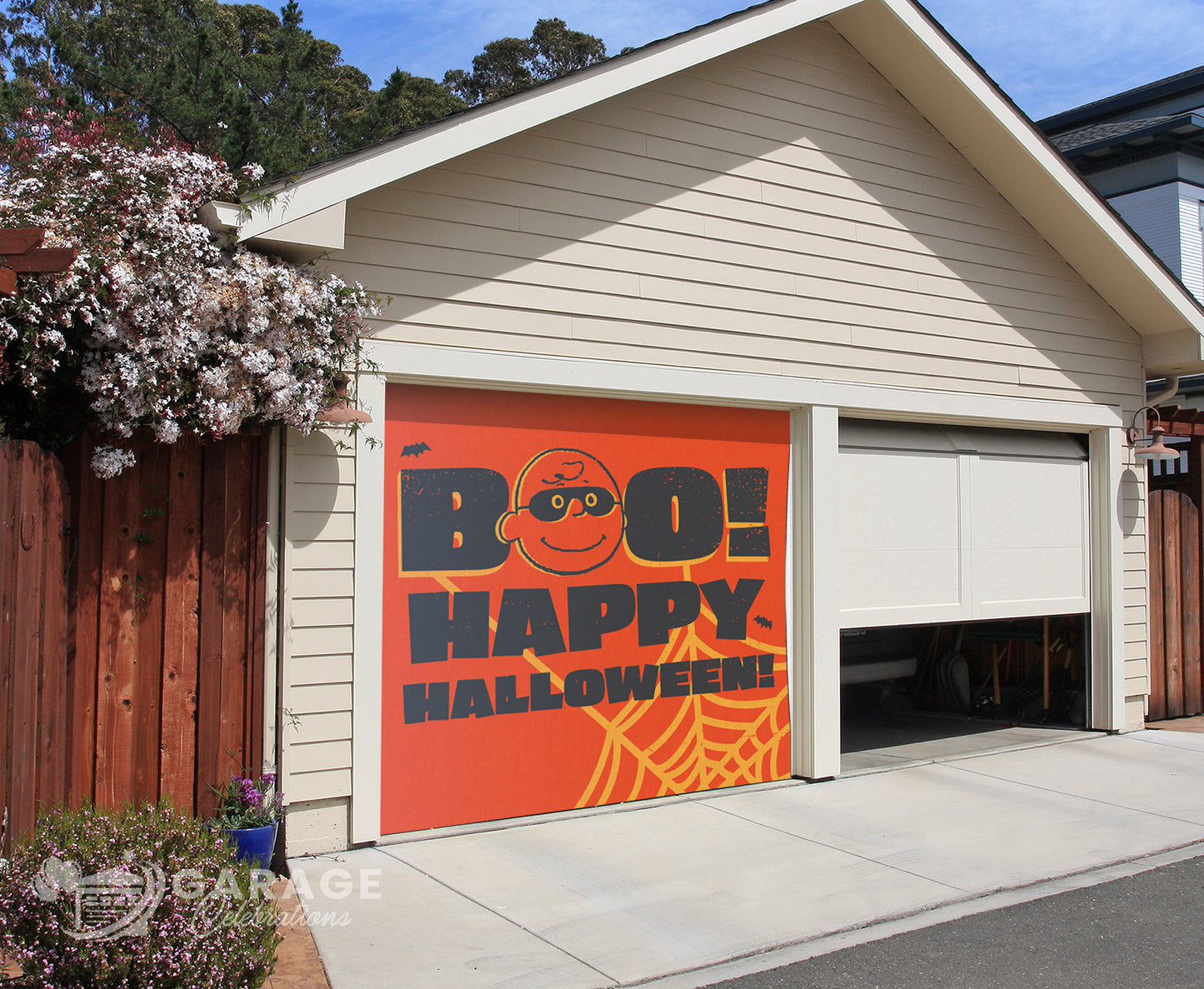Charlie Boo! | 1-Car Peanuts® Garage Door Cover