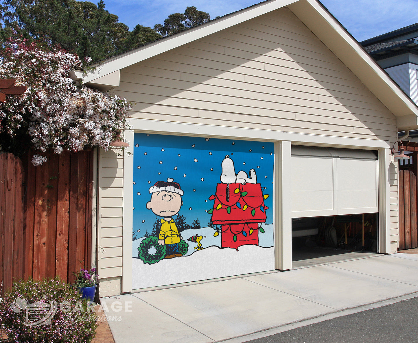Holiday Helpers | Peanuts® Garage Door Cover