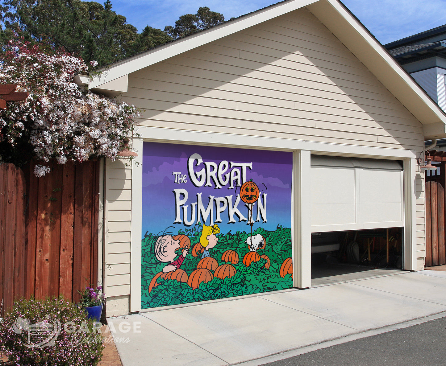 The Great Pumpkin | 1-Car Peanuts® Garage Door Cover